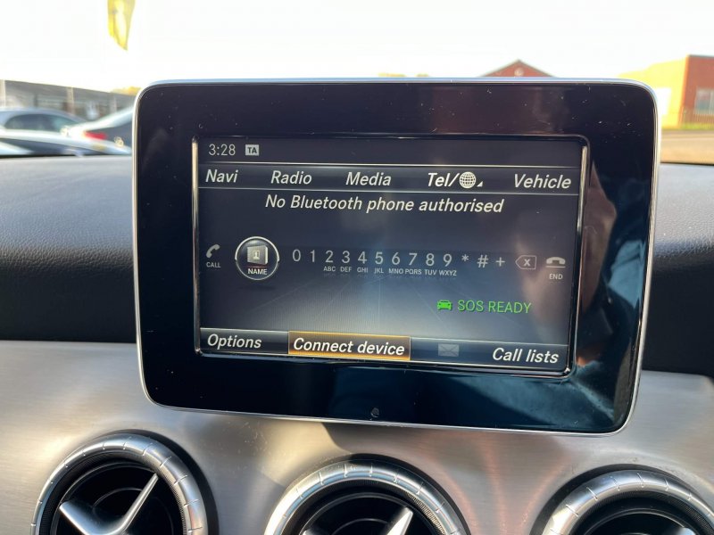 MERCEDES-BENZ CLA