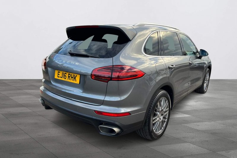 PORSCHE CAYENNE