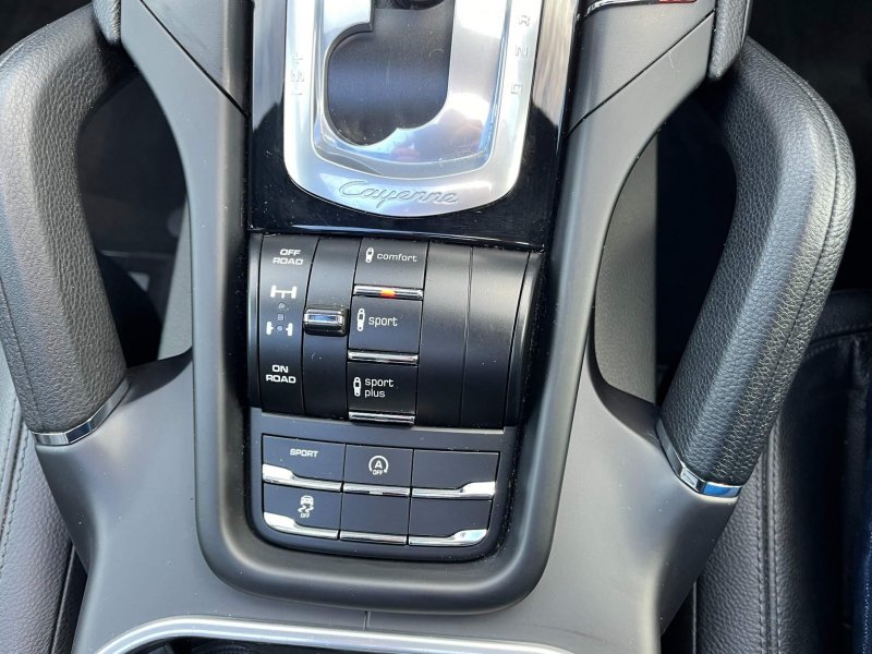 PORSCHE CAYENNE