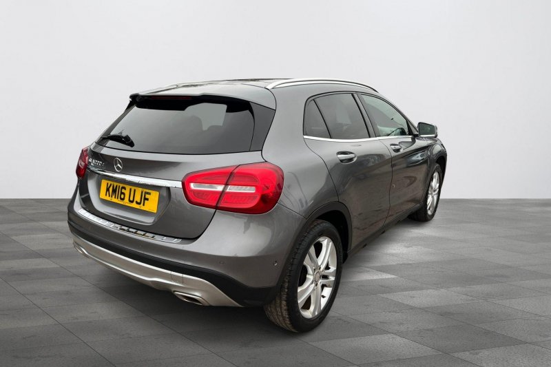MERCEDES-BENZ GLA CLASS