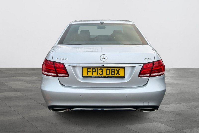 MERCEDES-BENZ E CLASS