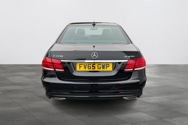 MERCEDES-BENZ E CLASS