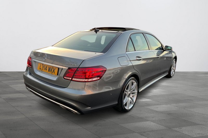 MERCEDES-BENZ E CLASS