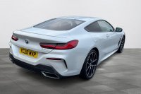 BMW 8 SERIES
