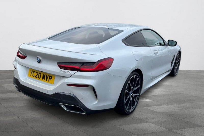 BMW 8 SERIES