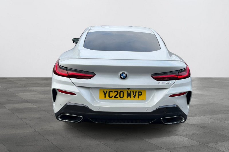 BMW 8 SERIES