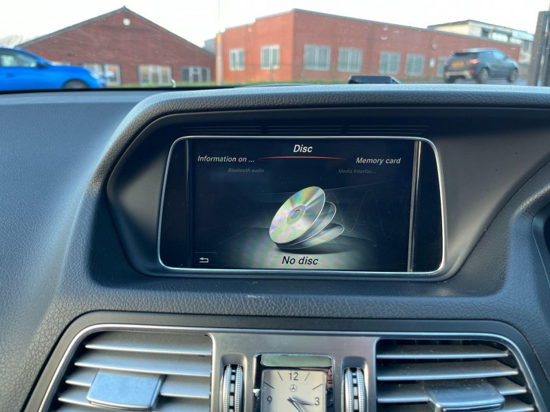 MERCEDES-BENZ E CLASS