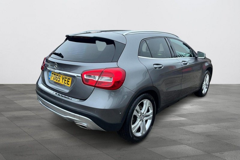 MERCEDES-BENZ GLA CLASS