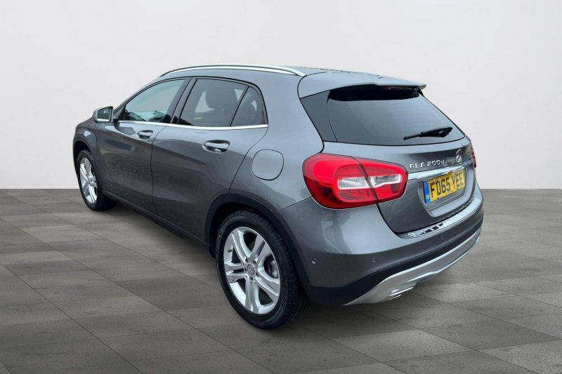 MERCEDES-BENZ GLA CLASS