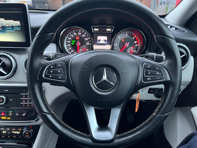 MERCEDES-BENZ GLA CLASS