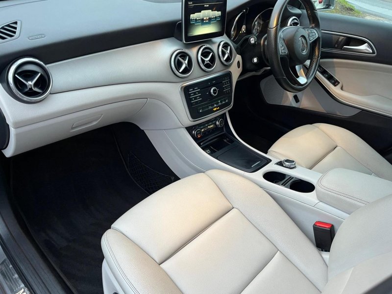 MERCEDES-BENZ GLA CLASS