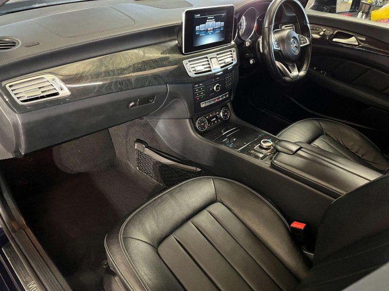 MERCEDES-BENZ CLS