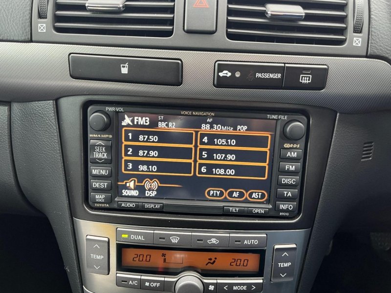 TOYOTA AVENSIS