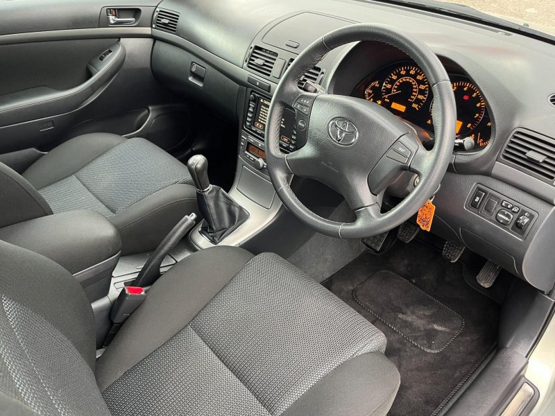 TOYOTA AVENSIS