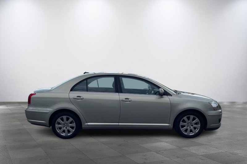 TOYOTA AVENSIS