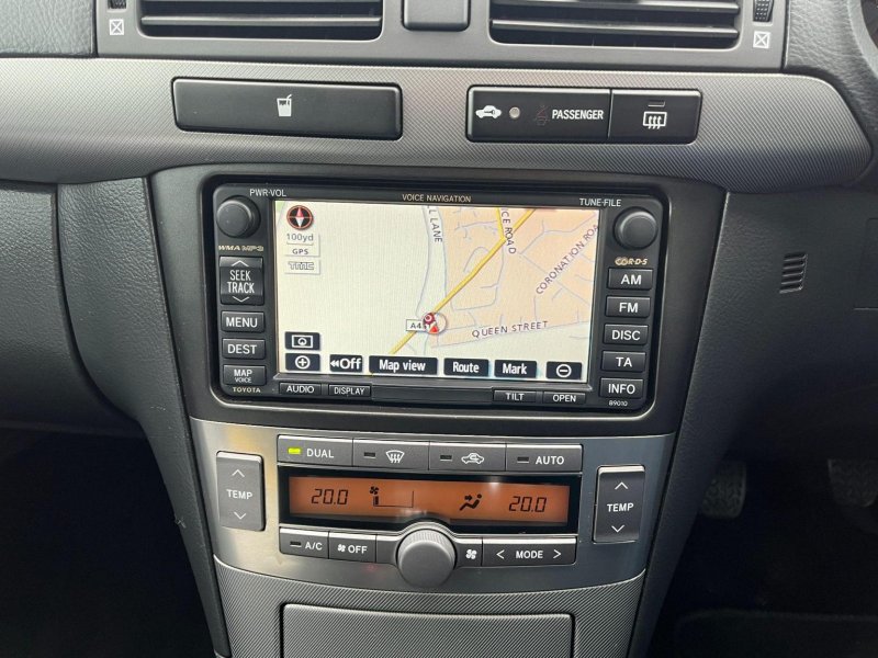 TOYOTA AVENSIS