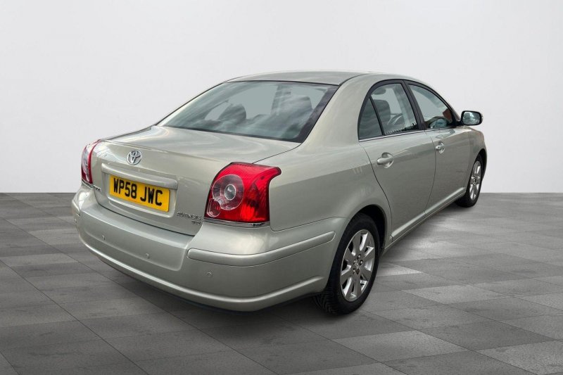 TOYOTA AVENSIS