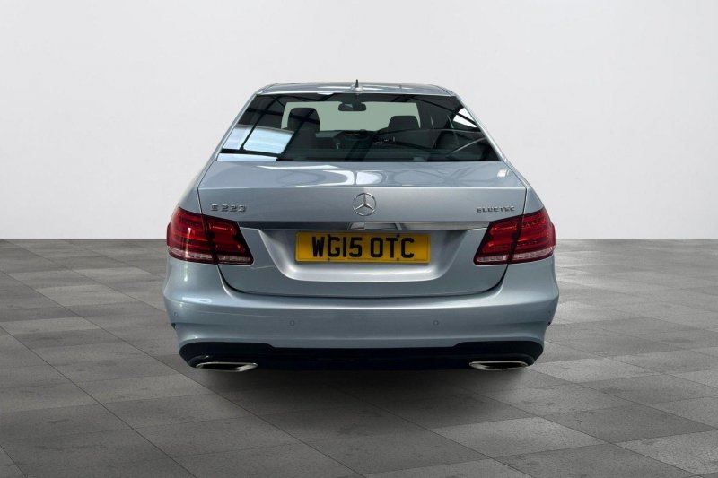 MERCEDES-BENZ E CLASS